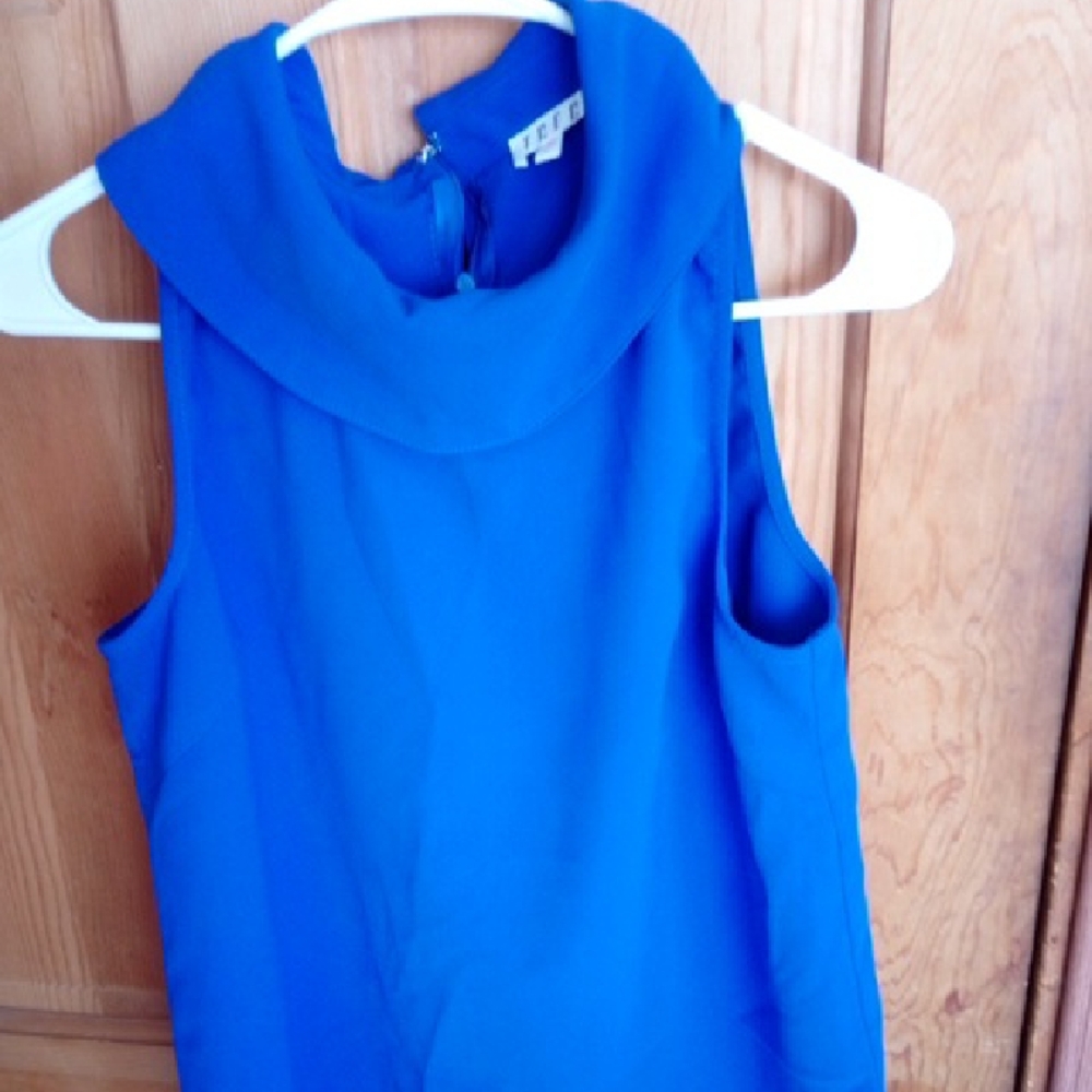 Chic Royal Blue Sleeveless Blouse